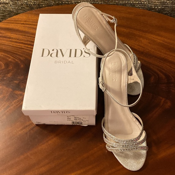 Perfect holiday/prom shoes, size 10, silver glitter/bejeweled, worn once. - Picture 8 of 9